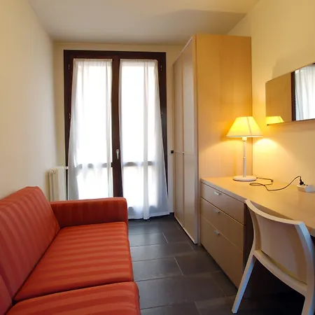 Carlton Hotel 3*